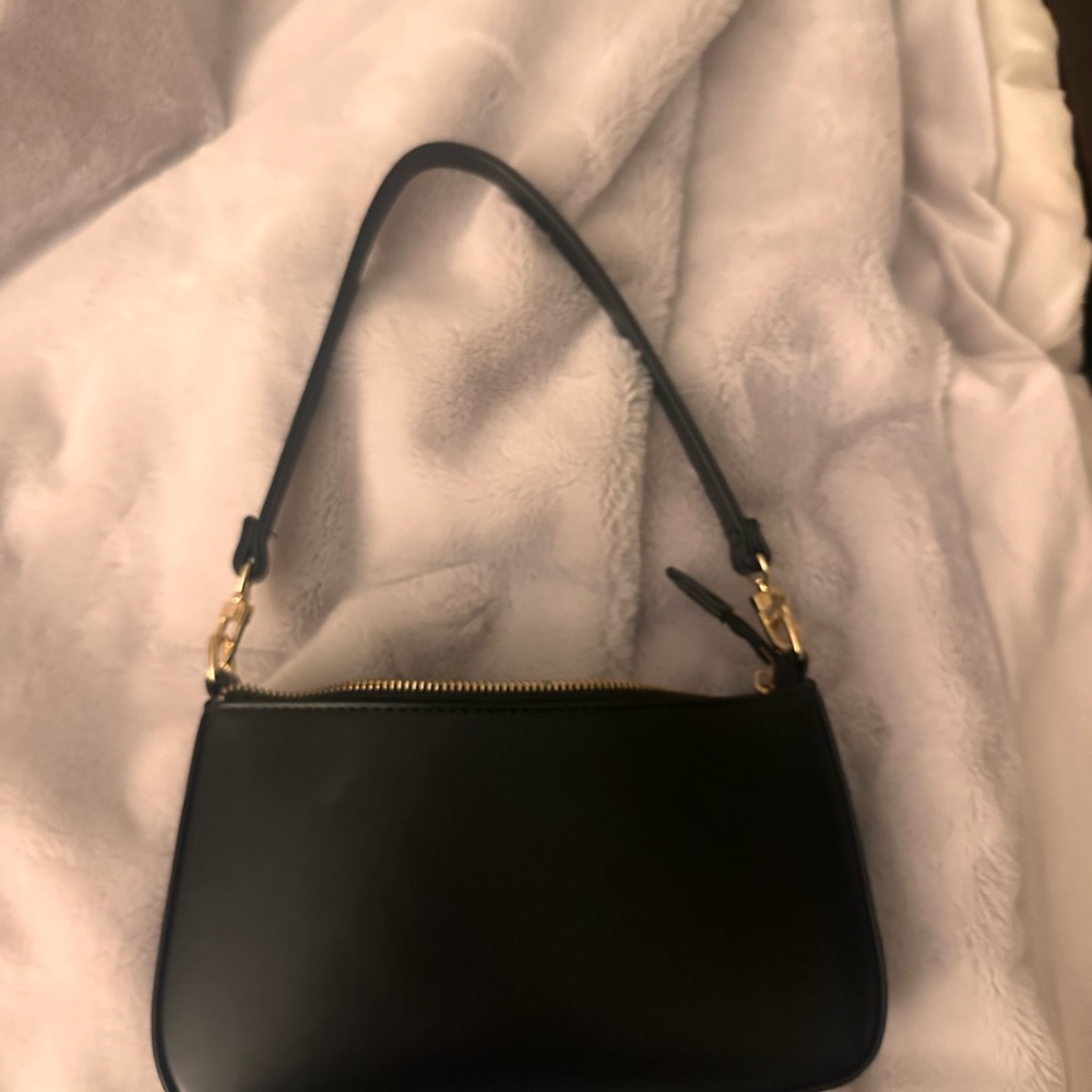 Elegant Black Shoulder Bag